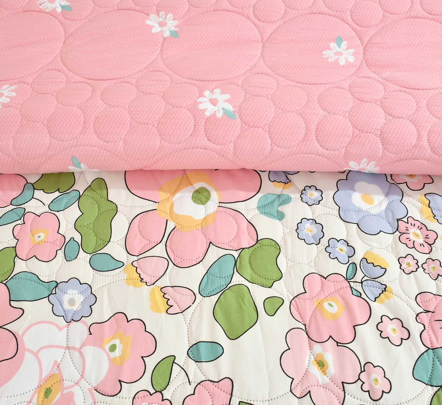 Ultrasonic Pink Floral Printed Queen Size Comforter