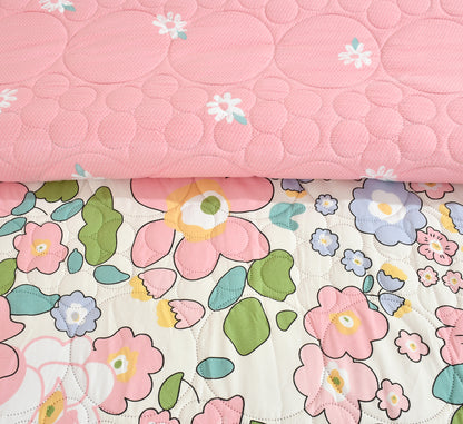 Ultrasonic Pink Floral Printed Queen Size Comforter