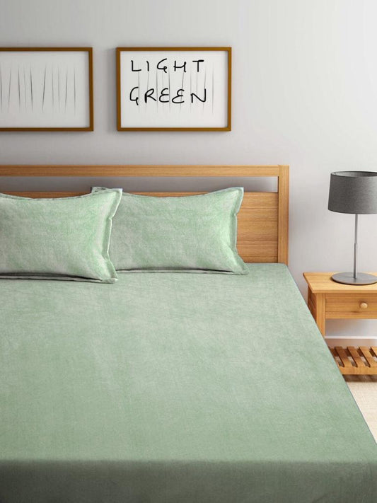 Plain Pista Green Solid Fitted Bedsheet by Arka Décor